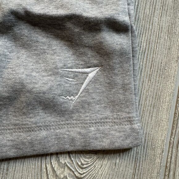 Gymshark Crest Shorts Men’s XXL Lt Gray Marl Logo Soft Pockets 7” Inseam New - Picture 2 of 8